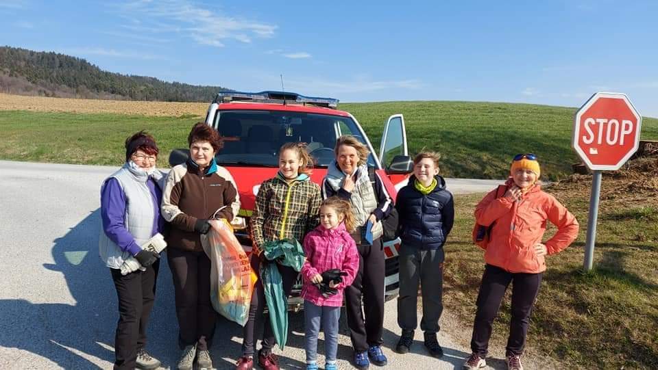 ČISTILNA  AKCIJA  PD POHORJE  Z KRAJEVNO SKUPNOSTJO Zg. POLSKAVA  27.3. 2021